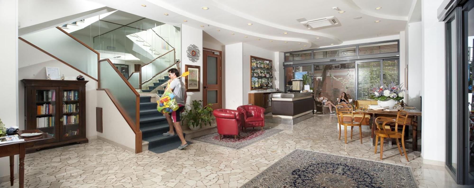 Hotel Baltic リミニ エクステリア 写真